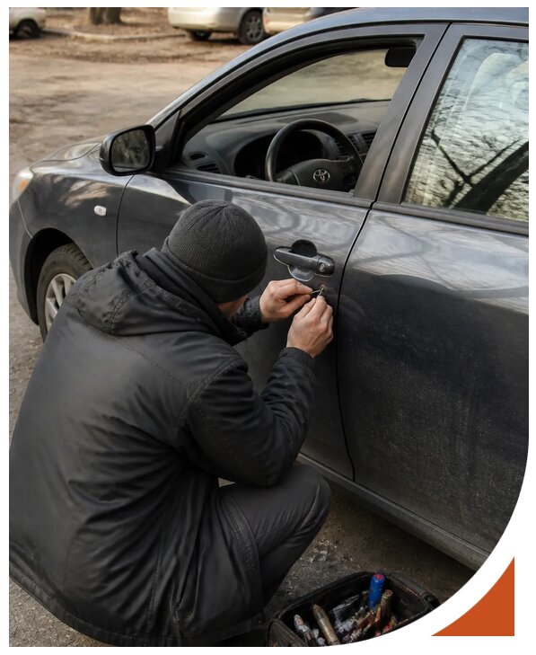 Профессиональное вскрытие автомобиля Тойота без повреждений в Тольятти